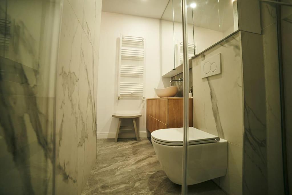 Ultracentral Two Rooms Apartment In Bucharest Exterior photo